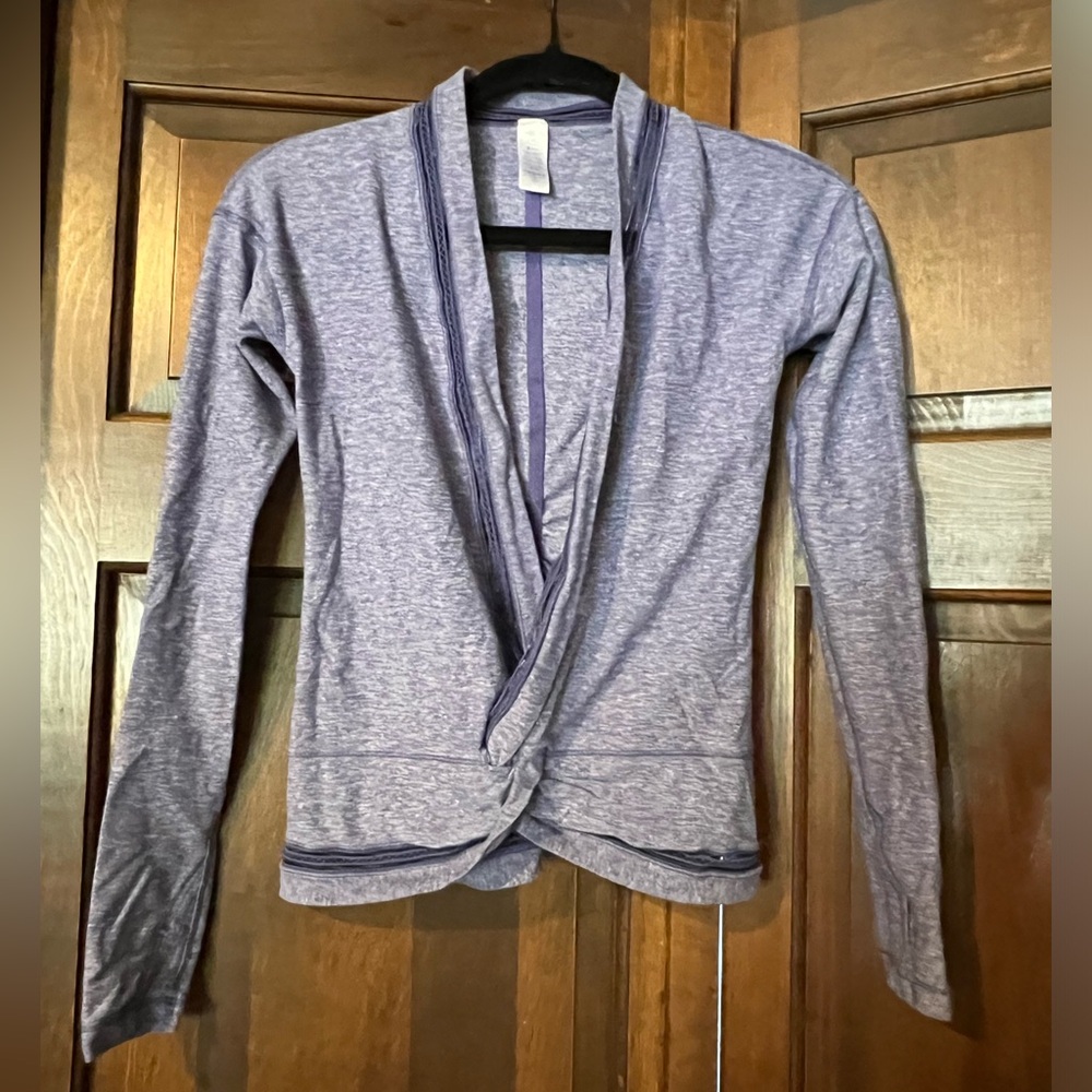 Girls Iviva size 10.  Color purple